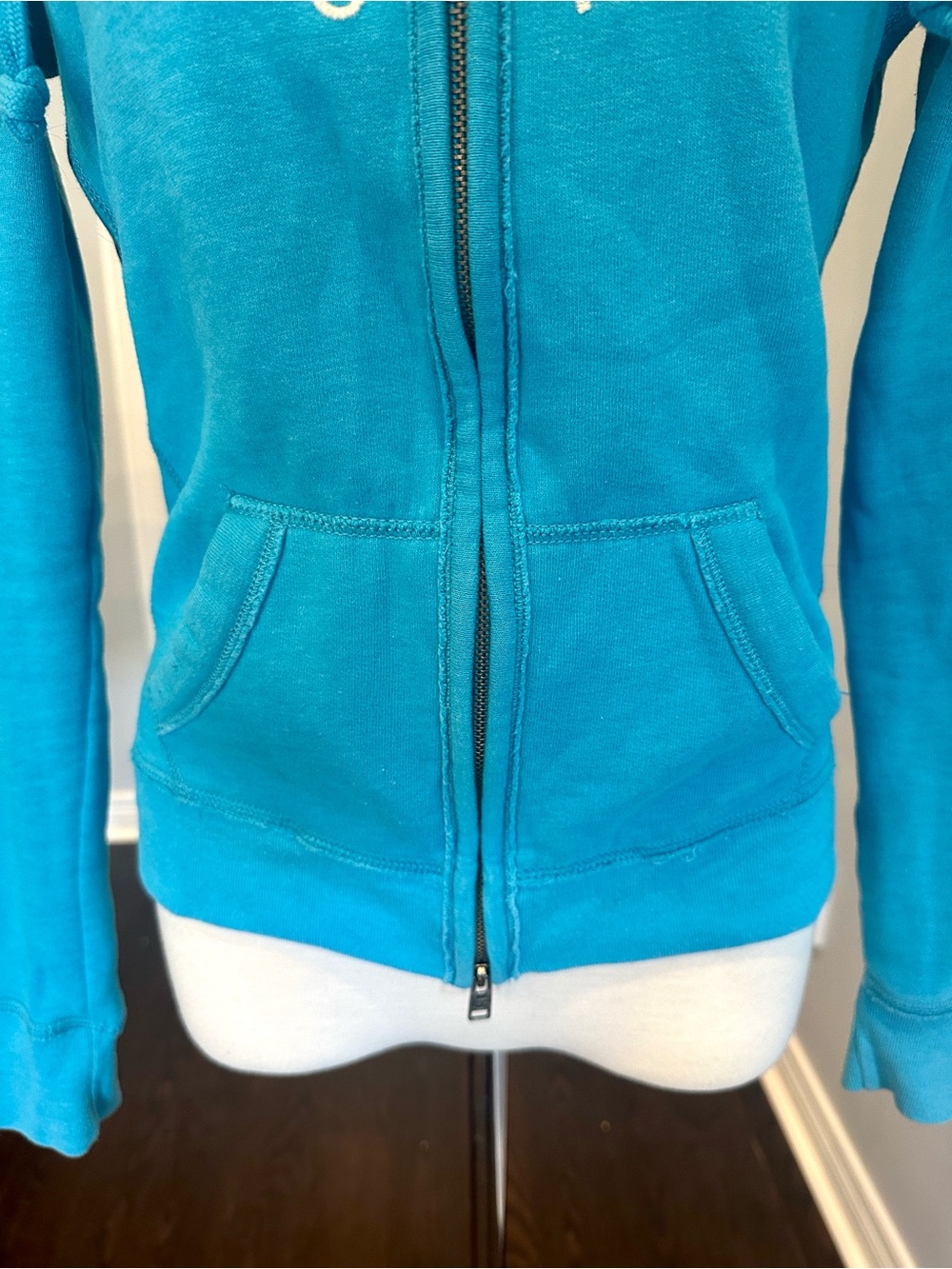 Hollister Women's Bright Turquoise Blue Full-Zip Hoodie - Size M - Picture 5 of 13